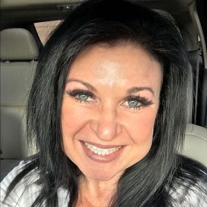 Meet your Posher, Anesa